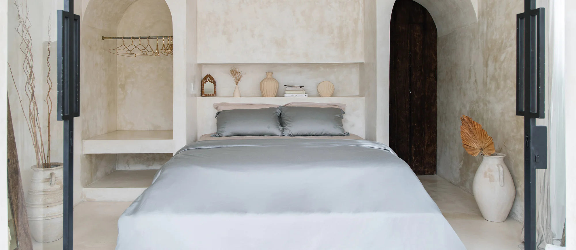 How To Make Your Bed Like A Hotel: An Easy 9 Step Guide
